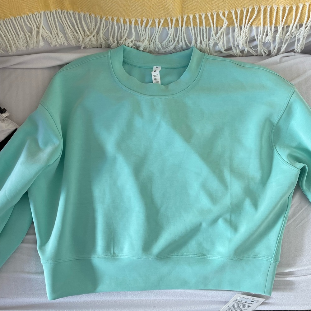 NWT Lululemon Perfectly Oversized Crop Crew Limited Edition Hawaii